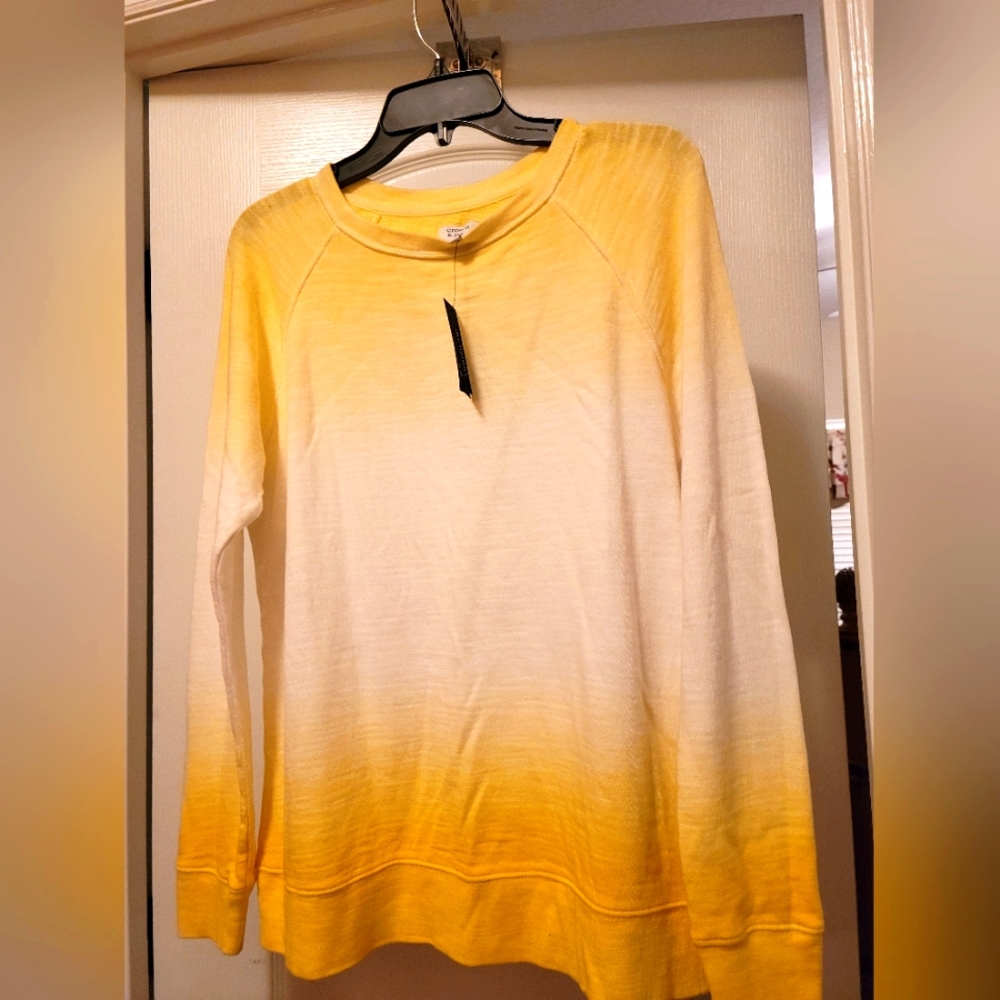 Woman's long Sleve tee. NWT